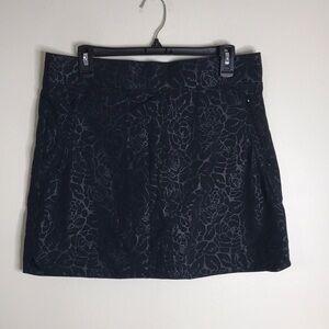 Orvis womens lightweight rose embossed skort shorts elastic waist size medium